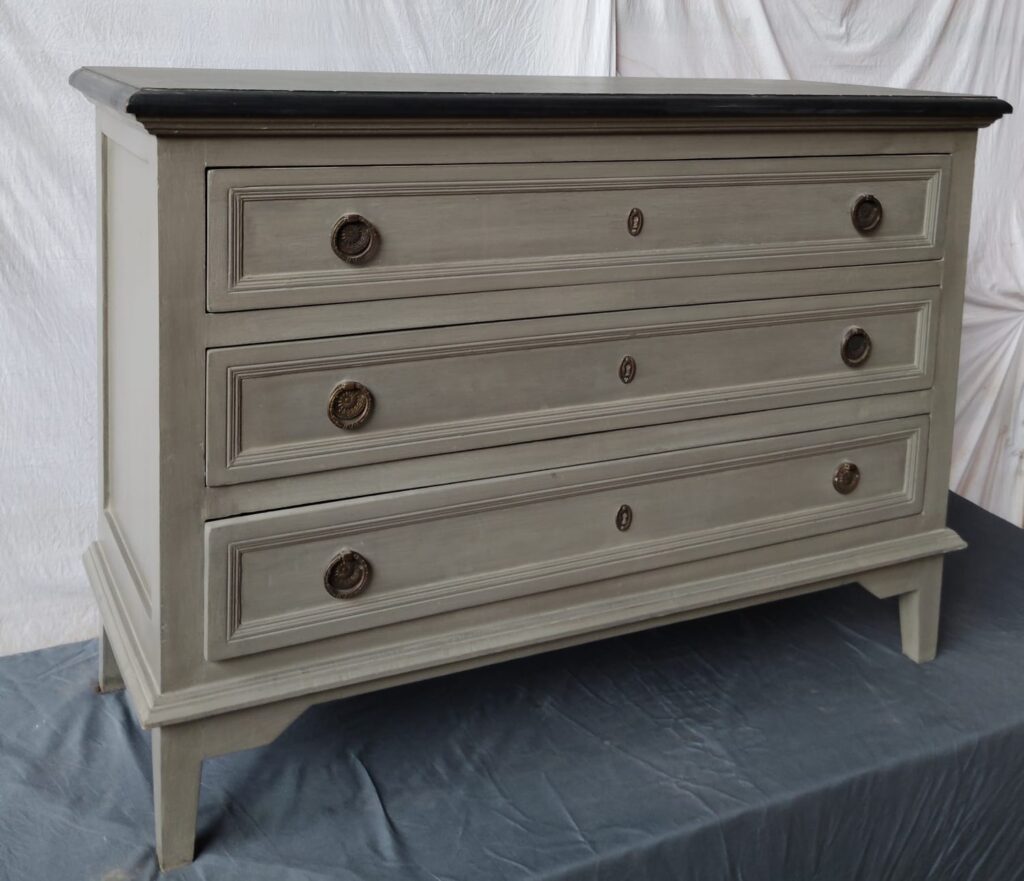 European style Cabinet- Reldor